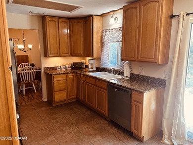 This inviting 2 story, 3 bed 2.5 bath property offers a warm and - photo 8