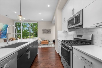 Stunning, impeccably maintained luxury corner townhome in the - photo 8