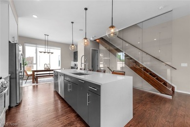 Stunning, impeccably maintained luxury corner townhome in the - photo 9