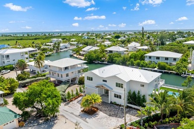 Welcome to 194 Buttonwood Lane, a rare waterfront sanctuary - photo 4