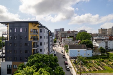 Welcome to your Portland Skyline view. Life at Daymark is about