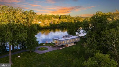 Riverscape is a rare architectural estate lifted gracefully - photo 3
