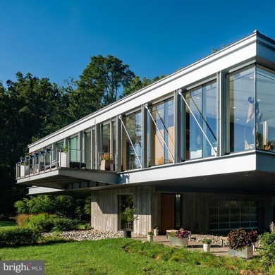 Riverscape is a rare architectural estate lifted gracefully - photo 6