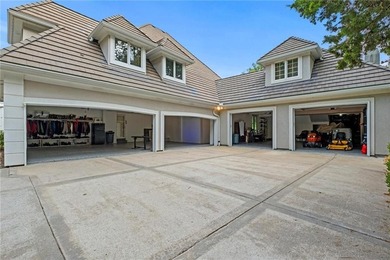 This awesome home is a show stopping family home and - photo 3