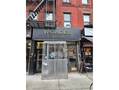 Hudson River Commercial For Sale in New York (Manhattan) New York