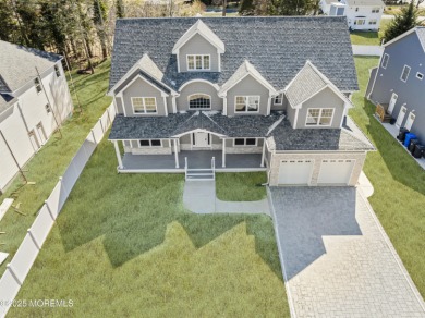 FEATURED LISTING! Welcome to The Estates at Brookside! New - photo 3