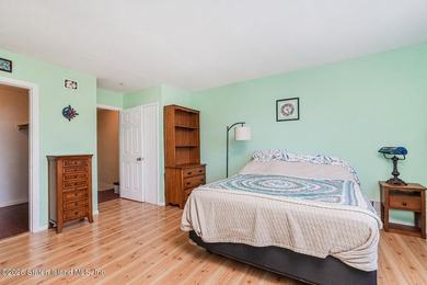 Discover this spacious tri-level townhouse situated on a quiet - photo 11