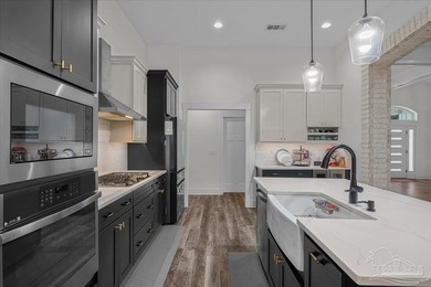 Welcome to this stunning 5 bedroom, 4-bath custom-built - photo 15