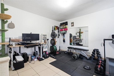Welcome to this spacious and centrally located 3-bedroom - photo 16