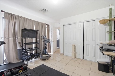 Welcome to this spacious and centrally located 3-bedroom - photo 17