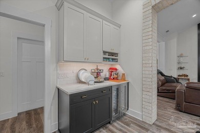 Welcome to this stunning 5 bedroom, 4-bath custom-built - photo 17