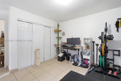 Welcome to this spacious and centrally located 3-bedroom - photo 18