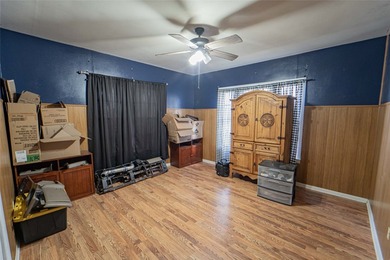 Three bedroom, two bath home located closely to all your - photo 19