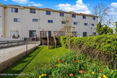 Discover this spacious tri-level townhouse situated on a quiet - photo 19