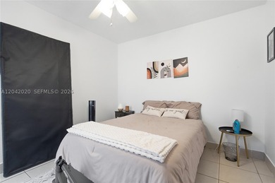 Welcome to this spacious and centrally located 3-bedroom - photo 20