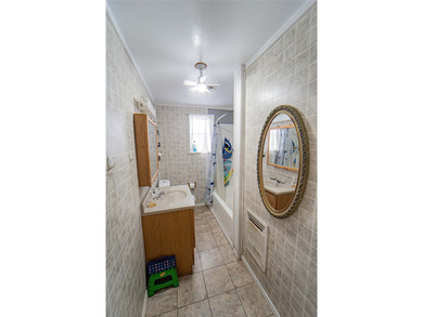 Three bedroom, two bath home located closely to all your - photo 20