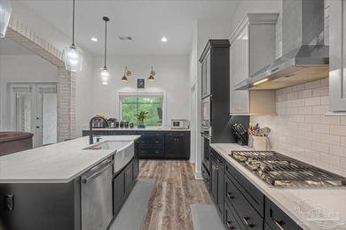 Welcome to this stunning 5 bedroom, 4-bath custom-built - photo 20