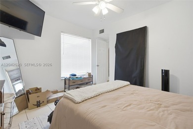 Welcome to this spacious and centrally located 3-bedroom - photo 21
