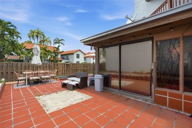 Welcome to this spacious and centrally located 3-bedroom - photo 28