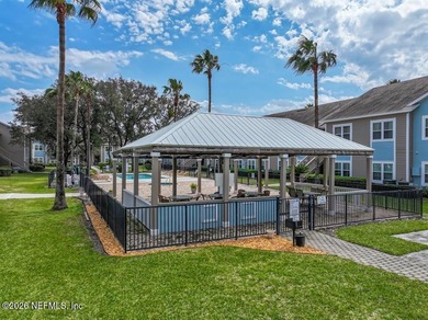 Exceptional 3-bedroom, 2-bathroom ground-floor condo in a gated - photo 31