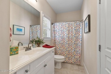 Welcome to 325 Live Oak Street, a beautifully crafted - photo 32