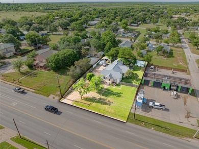 Three bedroom, two bath home located closely to all your - photo 36