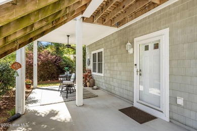 Welcome to 325 Live Oak Street, a beautifully crafted - photo 38