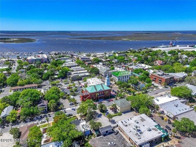 Exceptional 3-bedroom, 2-bathroom ground-floor condo in a gated - photo 43