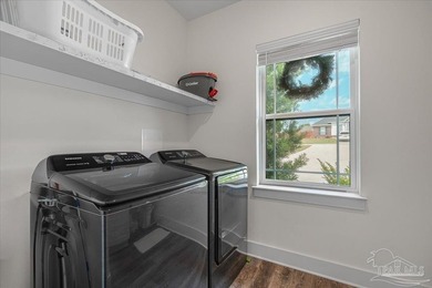 Welcome to this stunning 5 bedroom, 4-bath custom-built - photo 45