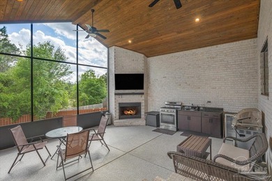 Welcome to this stunning 5 bedroom, 4-bath custom-built - photo 46