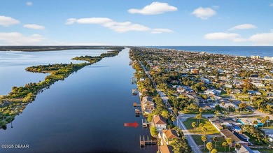 This gorgeous contemporary home sits high above the Intracoastal - photo 4