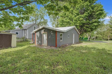 GREAT location and room to grow! This updated 3 bed 1 bath home - photo 3