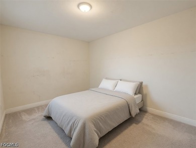 MOTIVATED SELLER. Located in a nice, friendly neighborhood in - photo 14