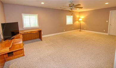 Beautiful Open Floor Plan Rancher with Walk-Up Basement, 2 Car - photo 17