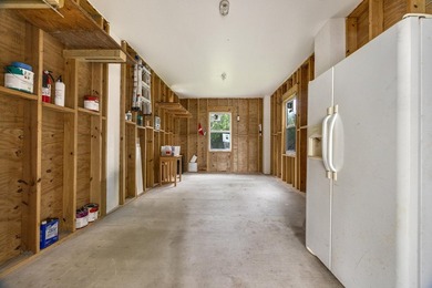 Well-maintained elevated home offering the perfect combination - photo 8