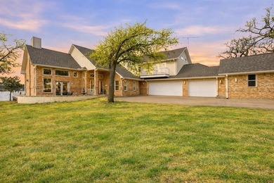 If you've been waiting for a home with big water views and room - photo 3
