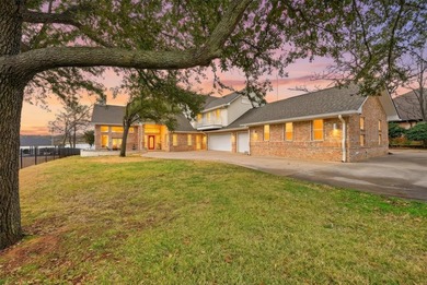 If you've been waiting for a home with big water views and room - photo 4