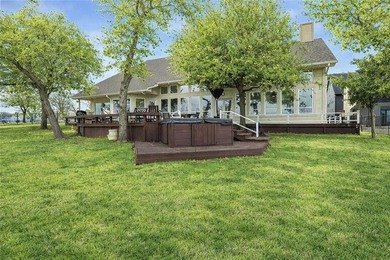 If you've been waiting for a home with big water views and room - photo 6