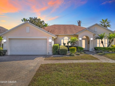 (private lake, pond, creek) Home For Sale in Daytona Beach Florida