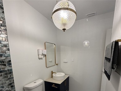 Welcome home located on a spacious corner lot in a quiet North - photo 12