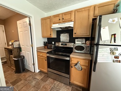 Hampton Green, where comfort, privacy, and easy one-level living - photo 17