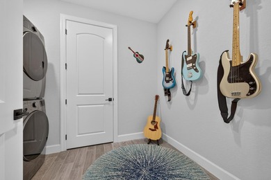 Better Than New! Welcome to this exceptional 4-bedroom Mystique - photo 26