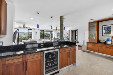 Exquisite Full-Floor ''Sky Villa'' Penthouse with Breathtaking - photo 16