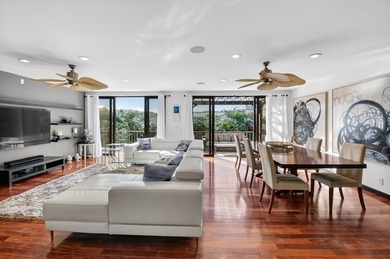 Exquisite Full-Floor ''Sky Villa'' Penthouse with Breathtaking - photo 17