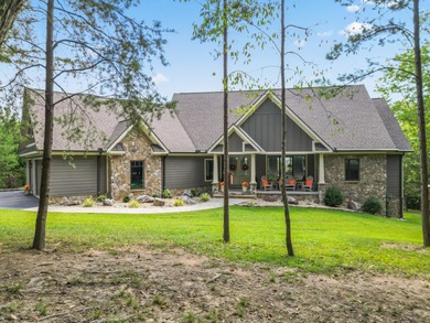 Custom built home meticulously maintained with an abundance of - photo 4