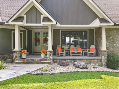 Custom built home meticulously maintained with an abundance of - photo 6