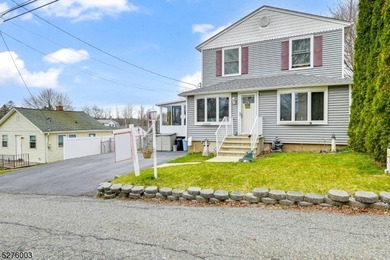 This Charming Colonial Home In The Upper Greenwood Lake Area Has - photo 2