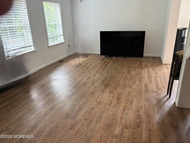 Location, Location! A true ''one of a kind'' property in a - photo 5