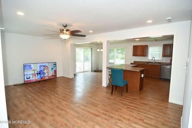 Location, Location! A true ''one of a kind'' property in a - photo 9