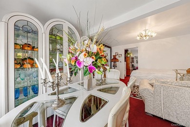 Beautifully maintained and thoughtfully designed, this detached - photo 4